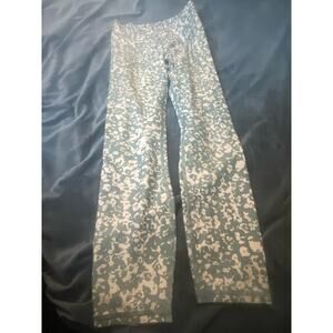 Vuori camo leggings. Size S